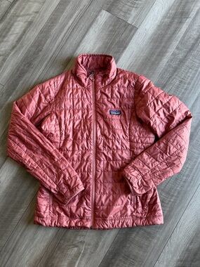 Patagonia Nano Puff Jacket Women's Sz M Rosehip Red Hiking Outdoor Recycled